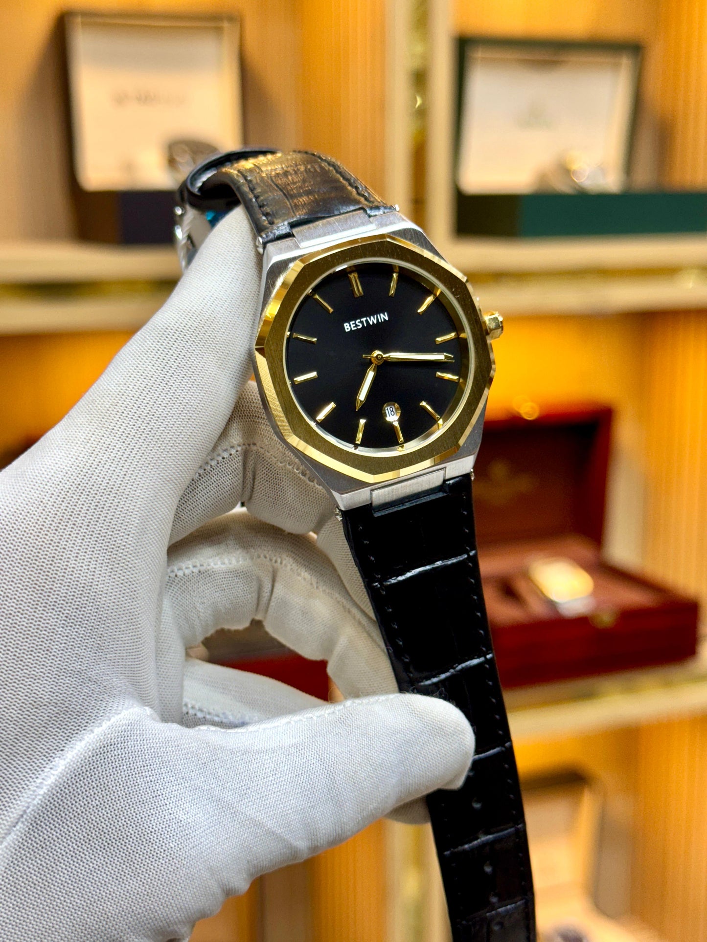 BESTWIN Men’s Leather Strap Watch – Master Lock Design