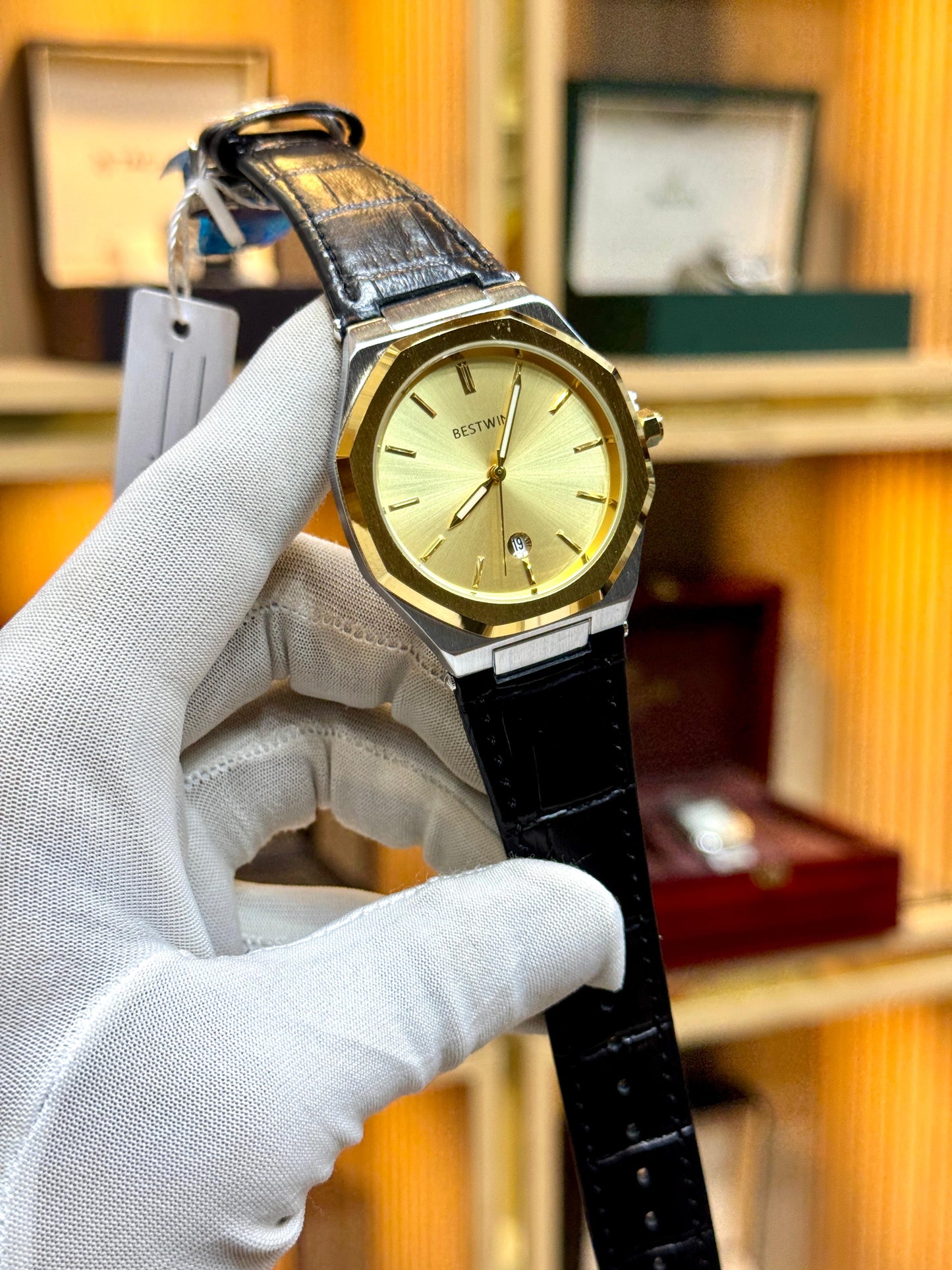 BESTWIN Men’s Leather Strap Watch – Master Lock Design