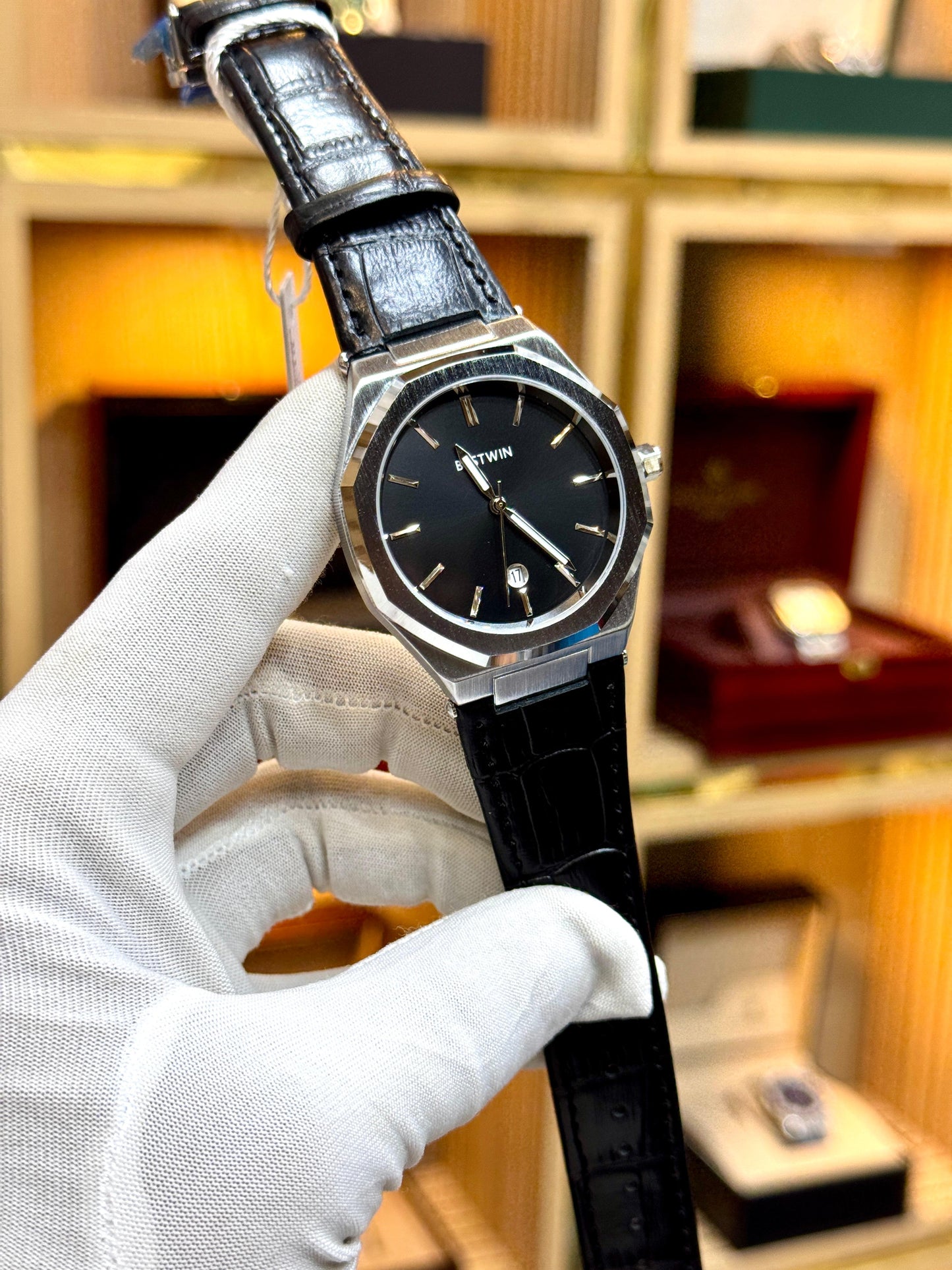 BESTWIN Men’s Leather Strap Watch – Master Lock Design