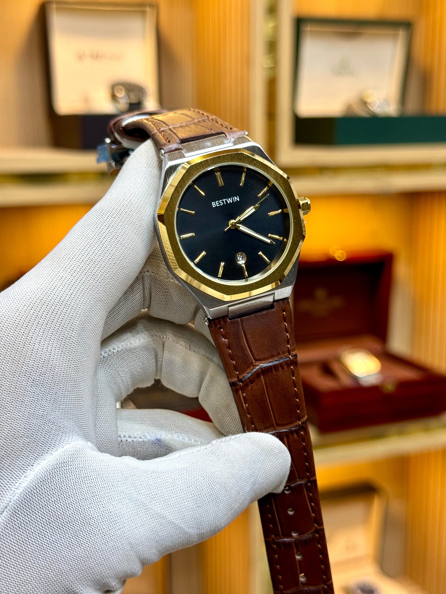 BESTWIN Men’s Leather Strap Watch – Master Lock Design