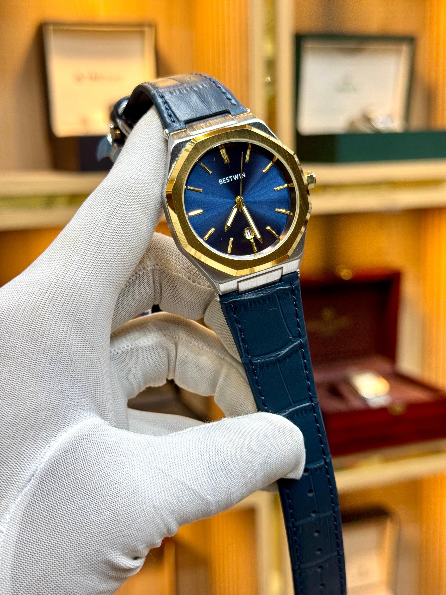 BESTWIN Men’s Leather Strap Watch – Master Lock Design