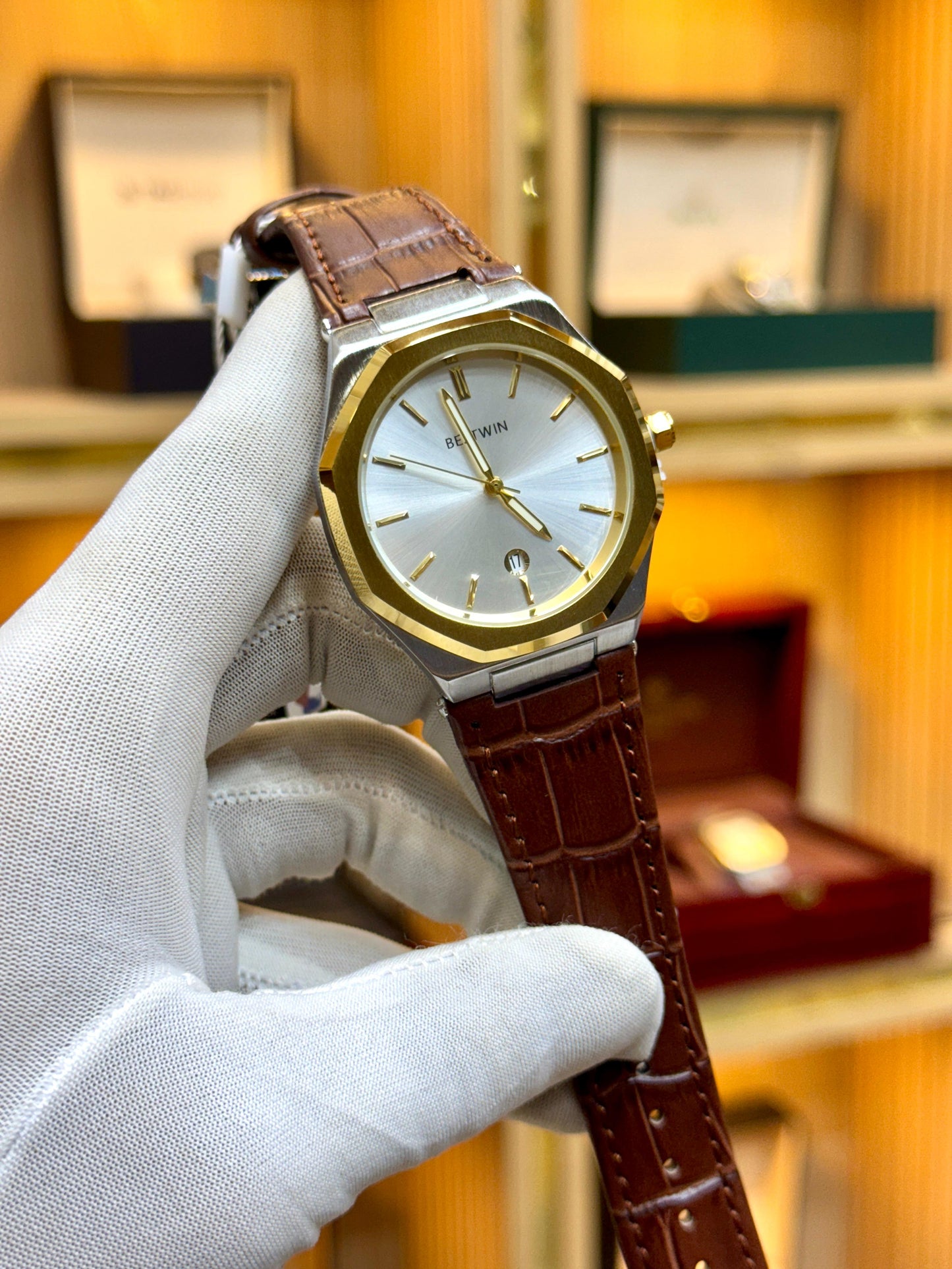 BESTWIN Men’s Leather Strap Watch – Master Lock Design